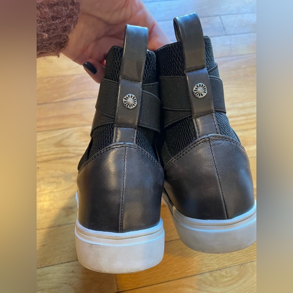 Yellow Box Black Athletic Booties - Size 8. EUC - Picture 10 of 11